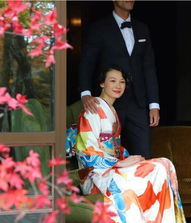 为什么日本和服后面有蝴蝶结,日本和服背后的被子