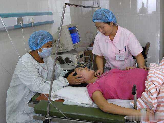 男医生的“一阳指”有多可怕?孕妈:尴尬到极点,能避开太幸运了