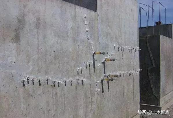 建筑工程混凝土裂缝原因防治措施,混凝土建筑裂缝修补方法