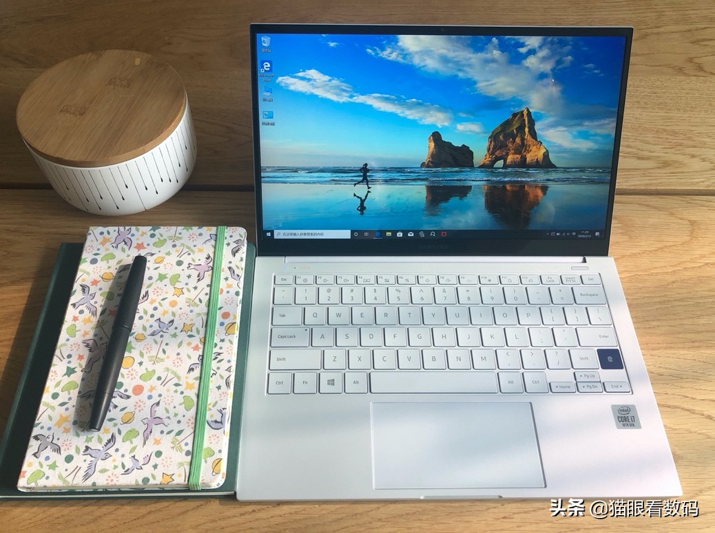 三星galaxybookion15寸,三星galaxybookion屏幕配置