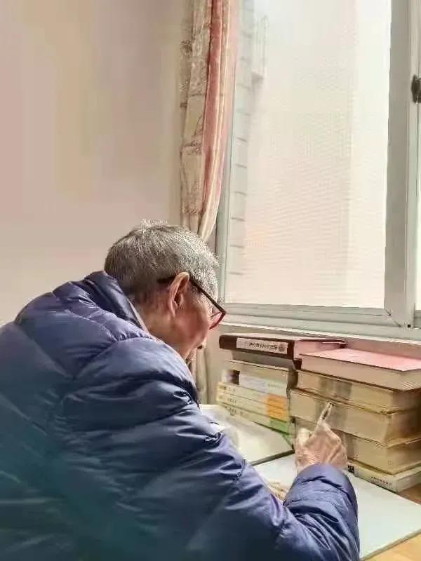 徐映珉||疏影映窗情思涌——品读刘光斌老师散文《好大一棵树》