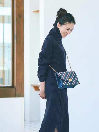 冬季无袖连衣裙怎么搭配,冬季粉色连衣裙打底裤搭配