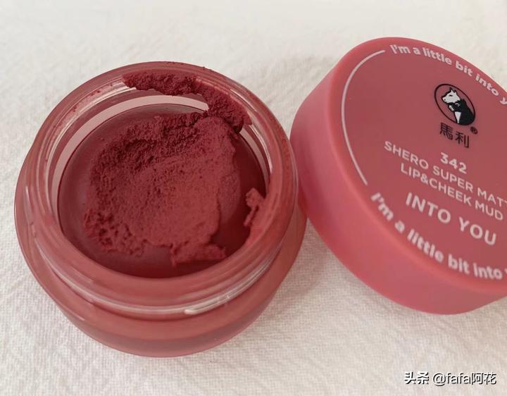 好用不贵的美妆单品,美妆博主有多少化妆品