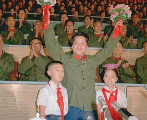 1981年黄植诚起义,被奖励65万元,而当时教师月薪才30元