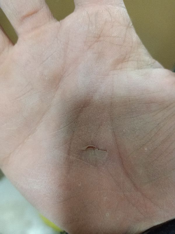 卫生间铺完地砖缝隙变黑怎么处理,新房卫生间地砖重新铺设