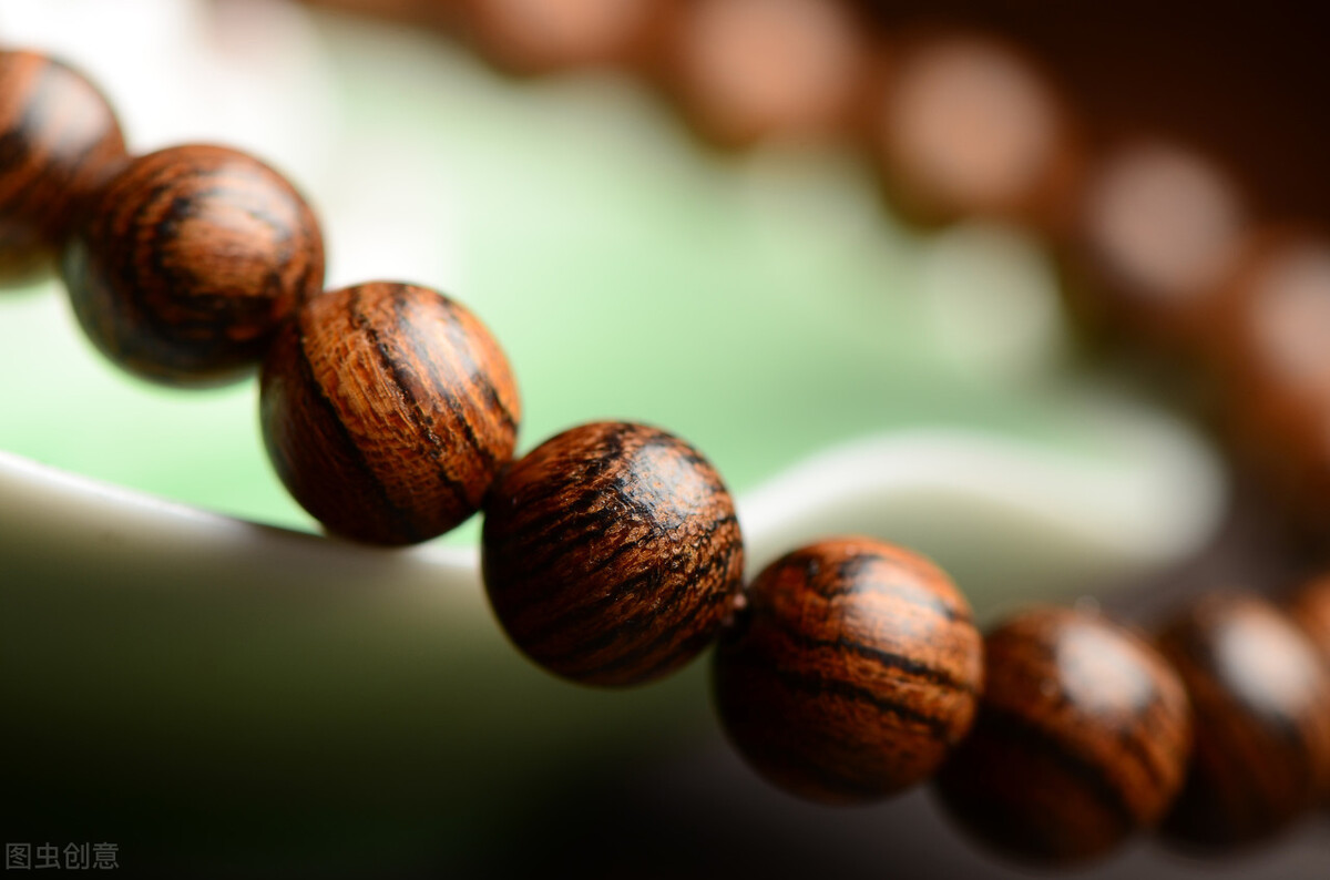 沉香手串怎么快速包浆,印尼沉香手串能包浆吗