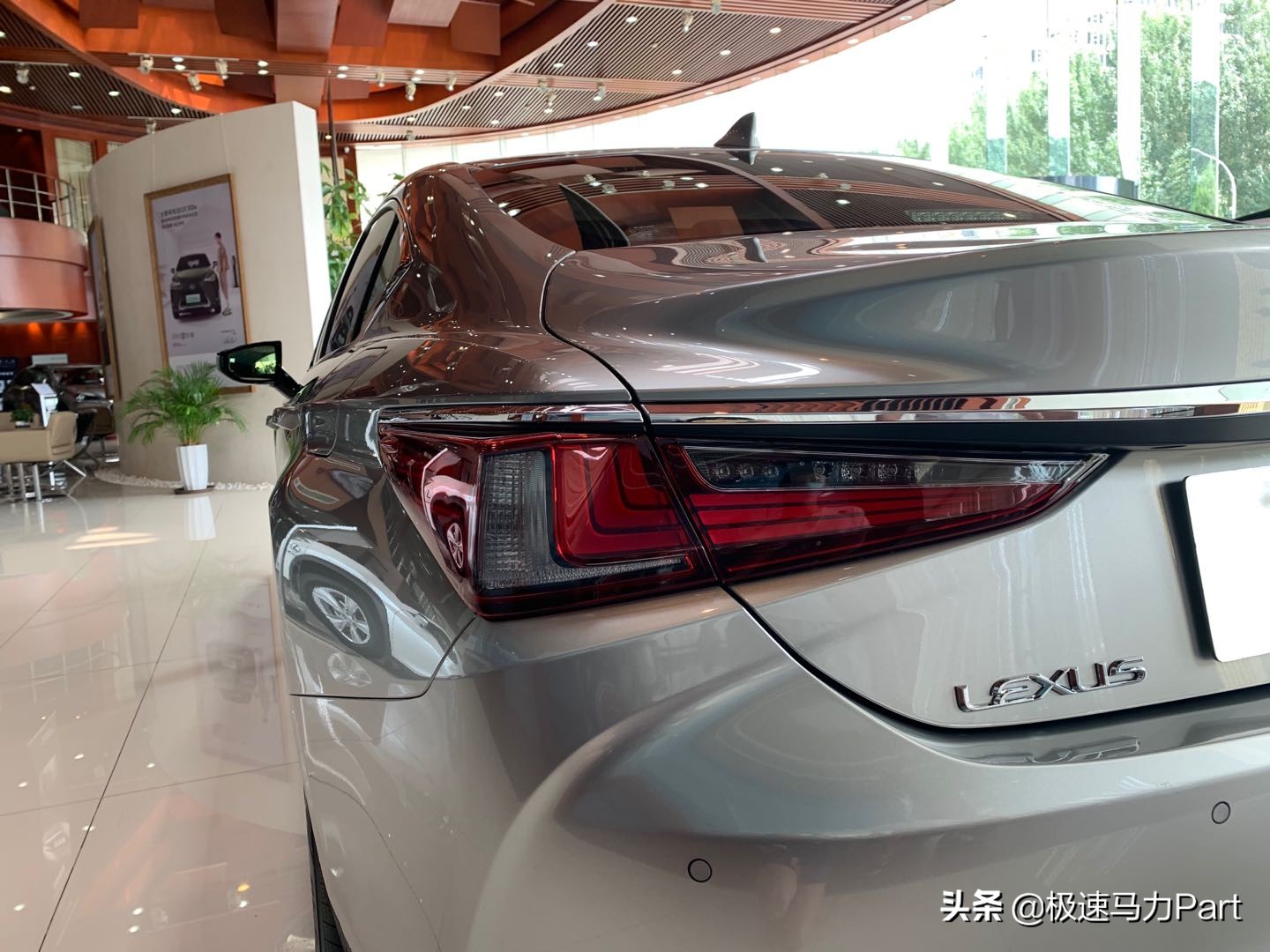 超越试驾,为什么说雷克萨斯es200是最好的