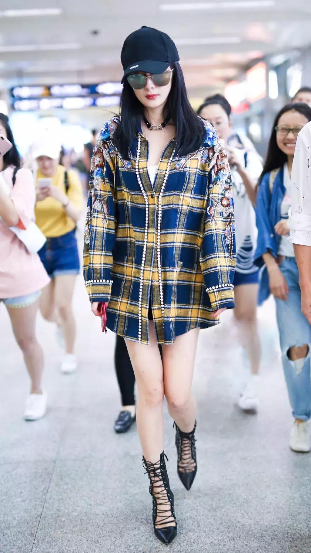 刘雯格纹,刘雯穿格纹衫好看吗