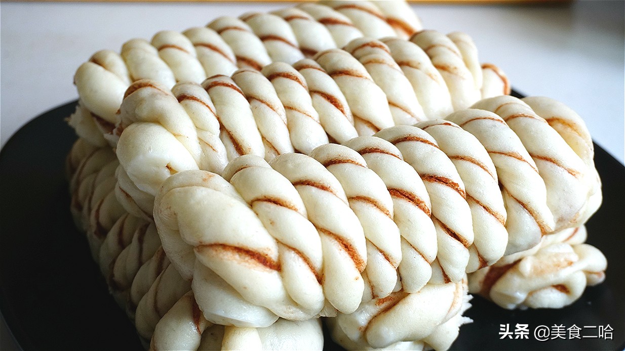 怎样蒸花卷凉了不硬,蒸花卷的面和硬还是和软