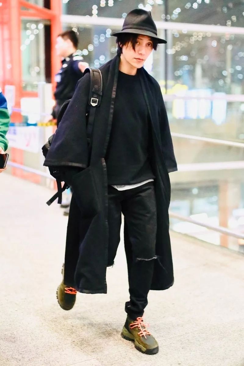 陈坤穿搭风格,怎样穿搭才减龄男