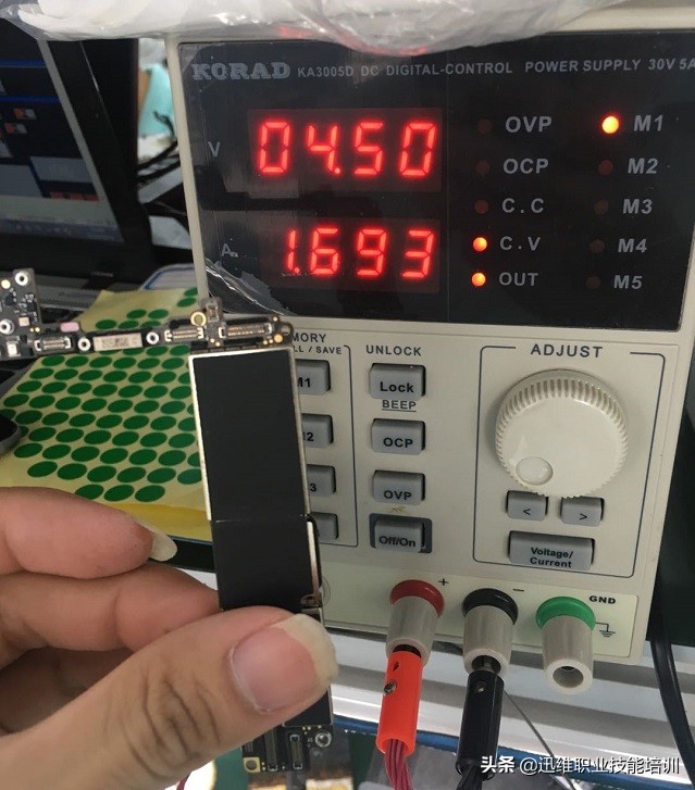 苹果x进水后无法开机,苹果8进水不开机维修