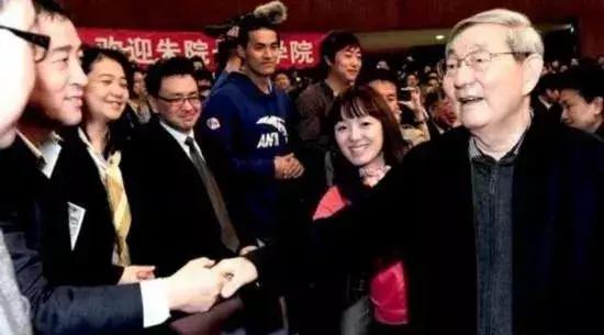 *镕基朱**的传奇身世