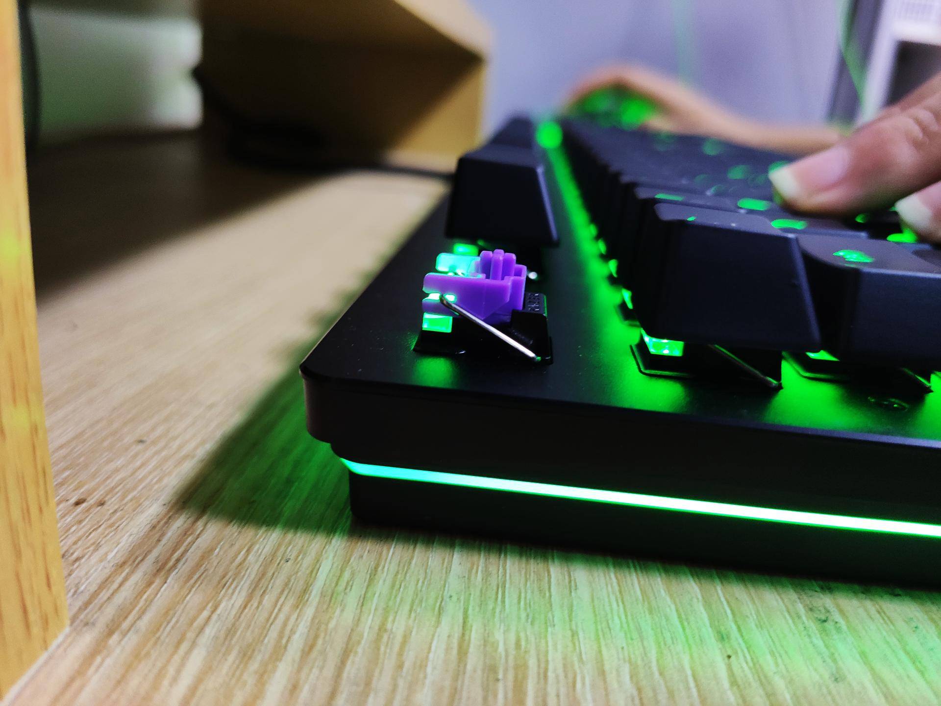 雷蛇1000多块钱的键盘真的好用吗,雷蛇机械键盘值得入手吗