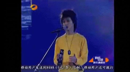 春晚的李谷一跨年的李宇春,李谷一李宇春串烧