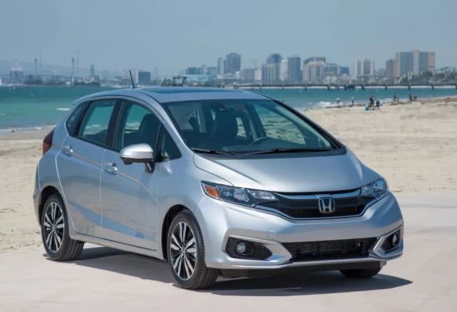 标致206和飞度发动机哪个好,标致206和飞度哪个值得买