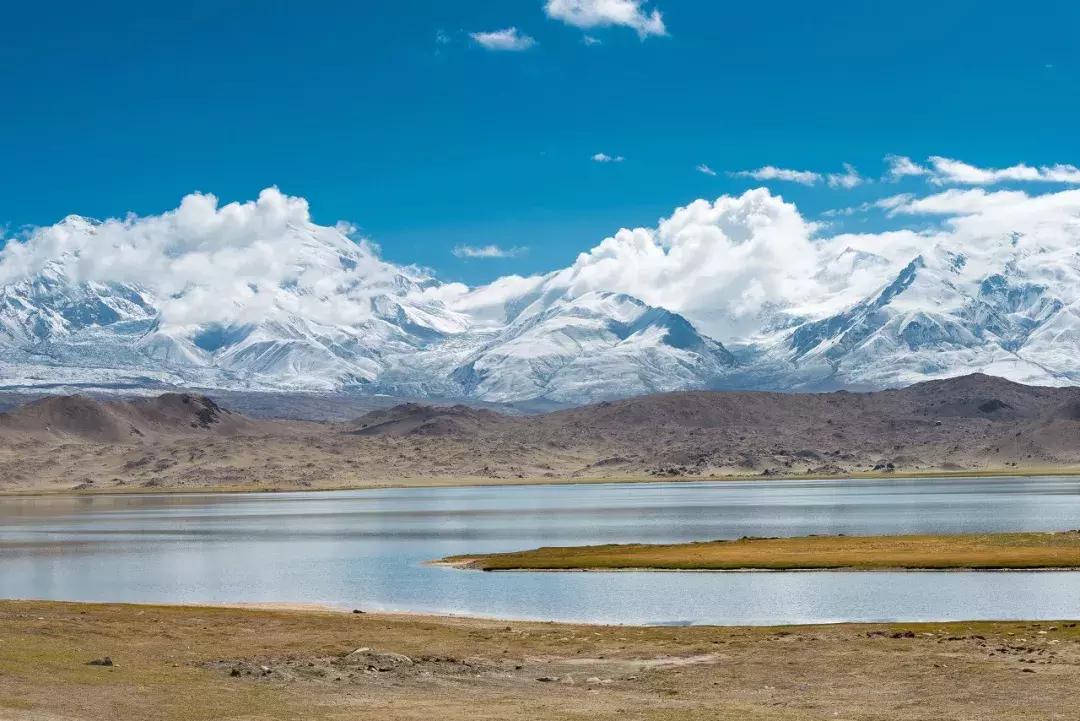 新疆的北疆和南疆哪个更美,北疆新疆之美