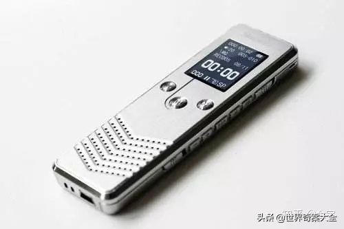 退役球员寄给我一个包裹，里面全是*球赌**黑幕