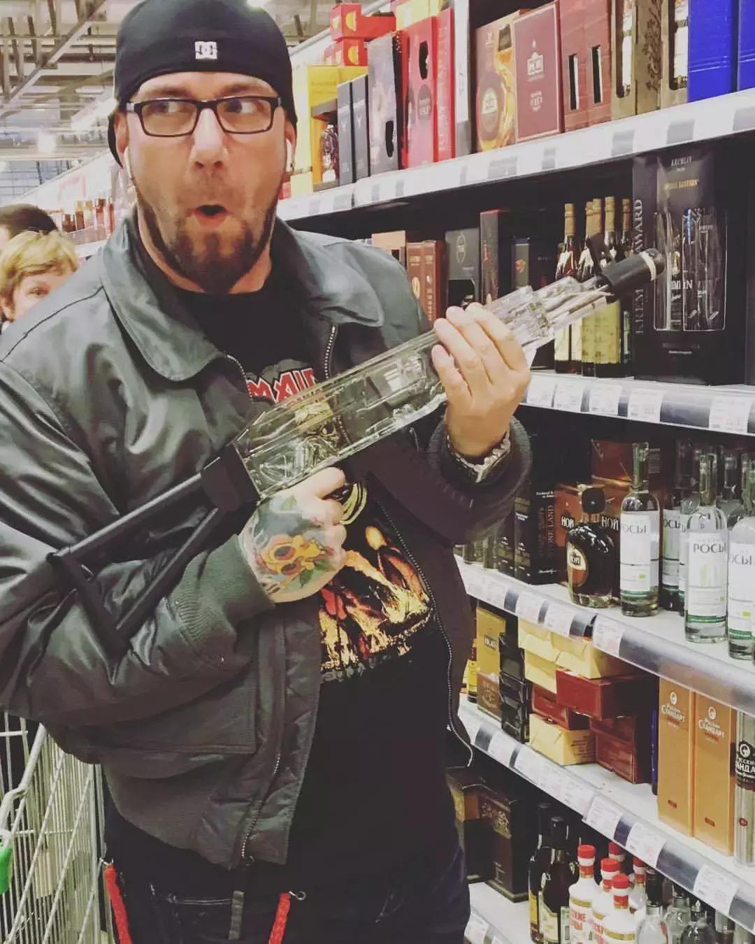 AK-47伏特加,千万别对口喝别人会认为你要自杀