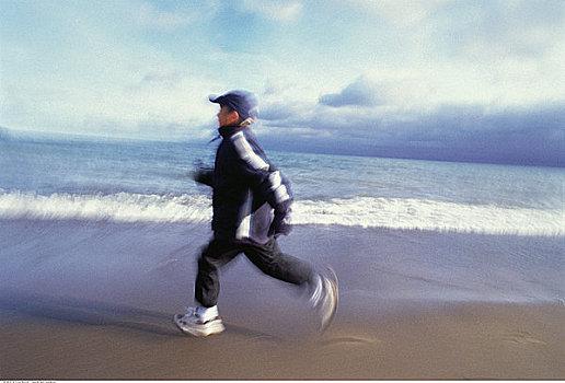 儿童公交车上被人暴摔,男童公交车上被乘客暴摔