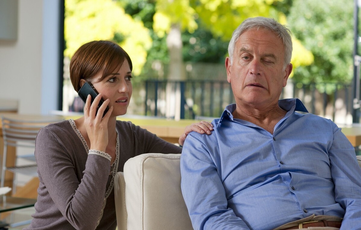 脑梗塞患者临死前征兆,脑梗塞症状12个身体信号要小心