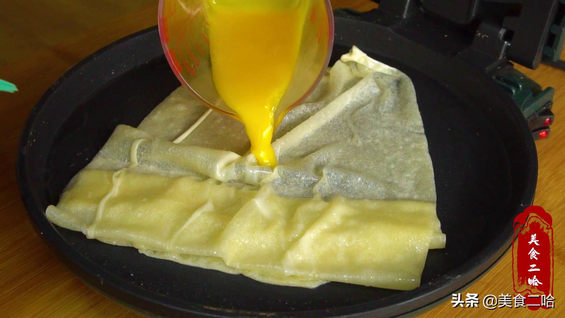 早餐店绸带鸡蛋饼:下锅立马熟,薄软劲道,来1张挡饱解馋