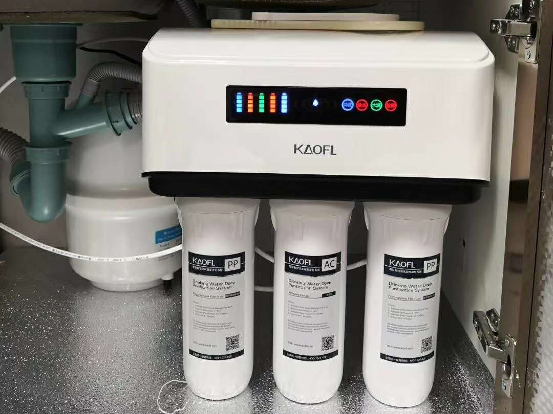 净水器出来的水有点咸怎么办,净水器出来水有铁味