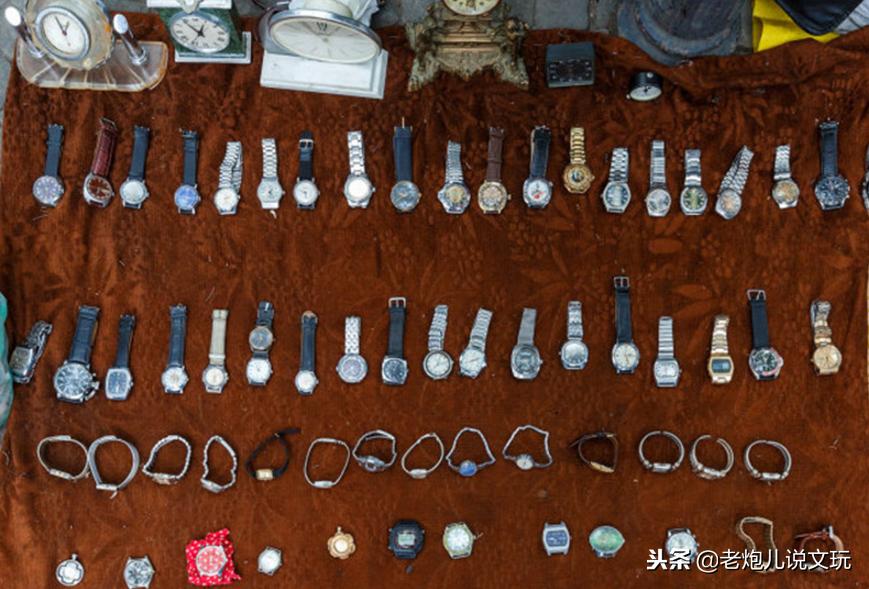 莫斯科也有一个“潘家园”二战*榴弹手**、*弹子**都卖