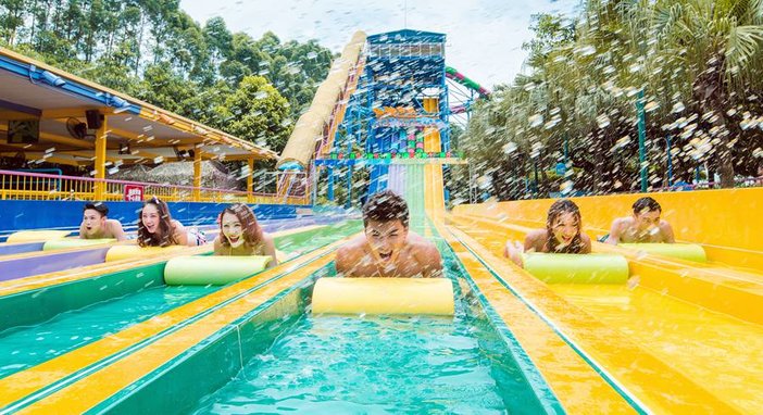 广州长隆水上乐园巨洪峡第一视角,广州长隆适合小朋友玩的水上乐园