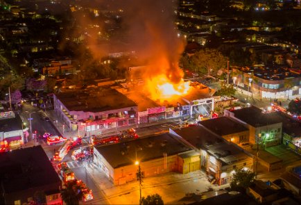 全美多地爆发抗议骚乱，花旗：大跌前请拿好现金