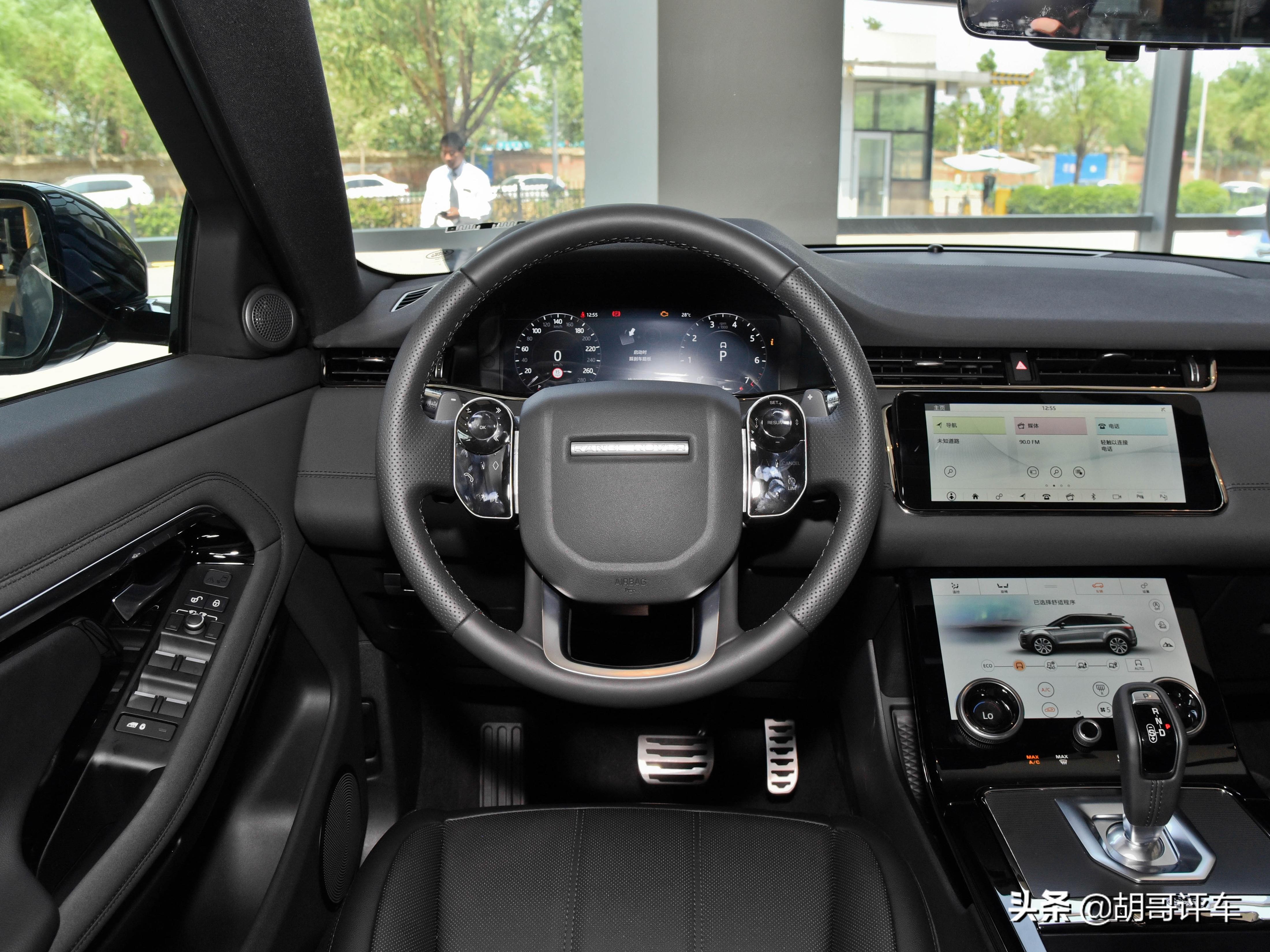 全新路虎揽胜极光驾驭全地形,99马力小型suv