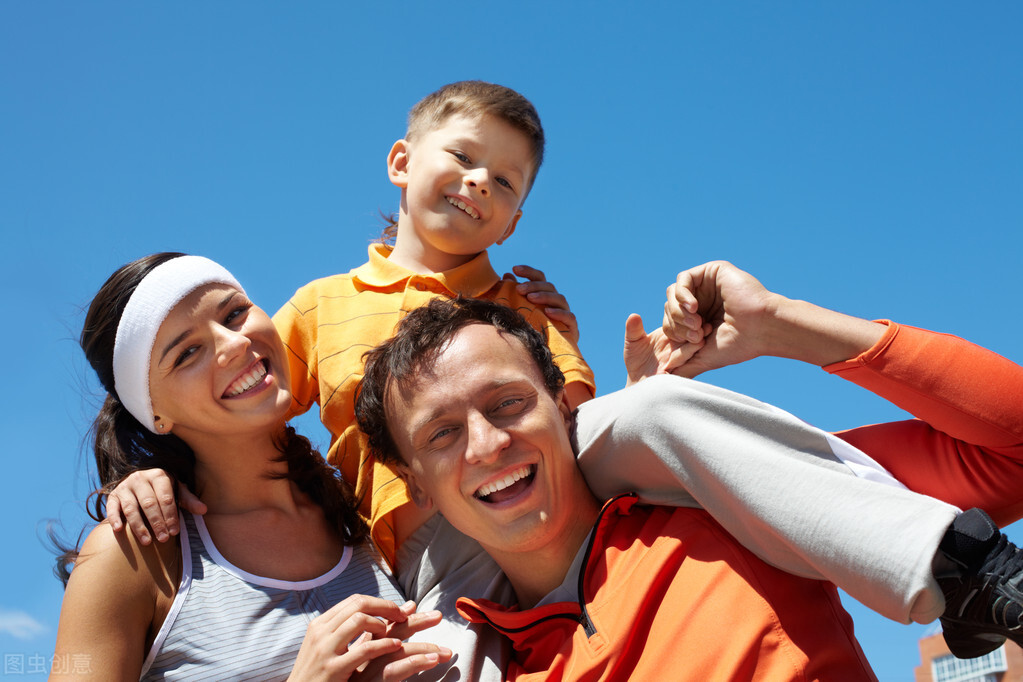 我翻了6千条评论,找了38个故事,为你呈现真实的中国姐弟关系