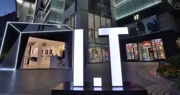 潮牌品牌创始人创业故事,潮牌鼻祖亏损7亿