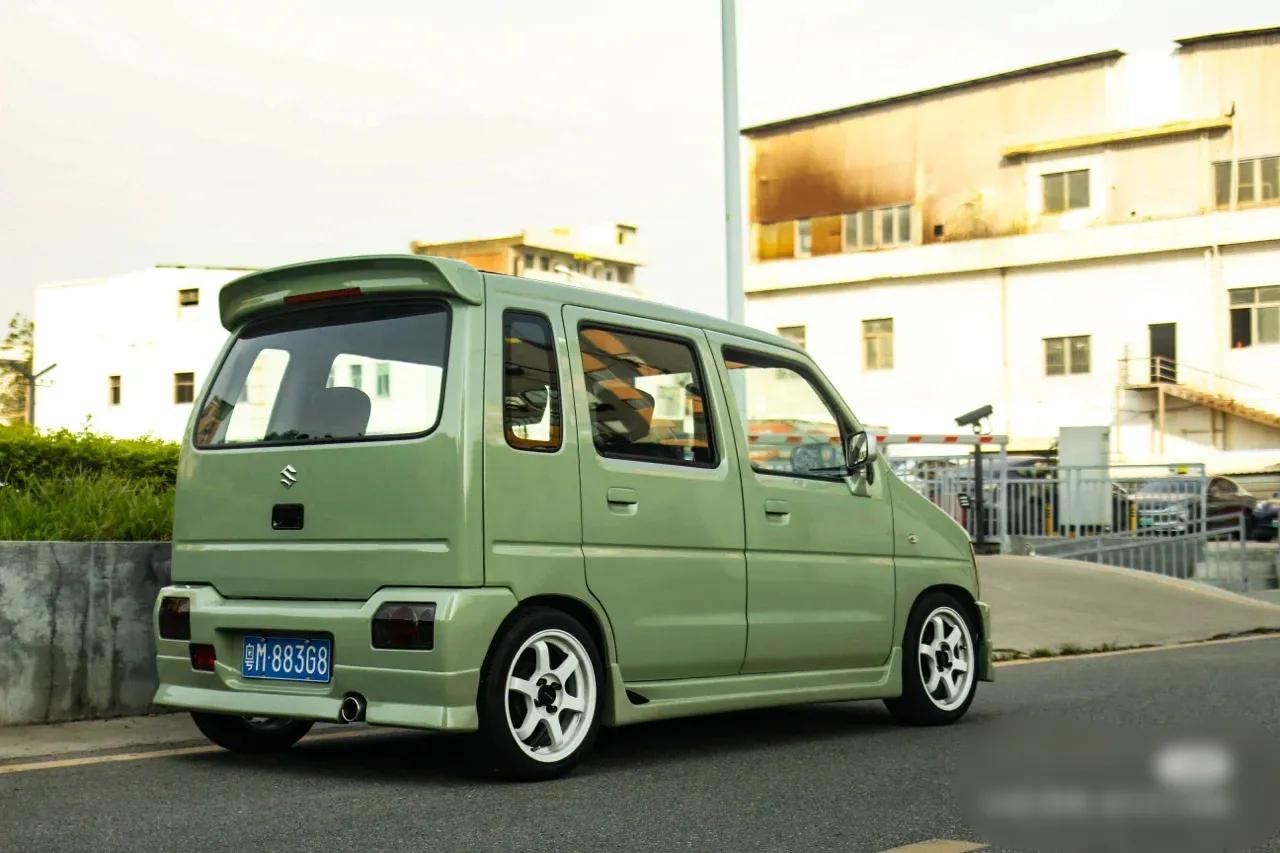 昌河铃木北斗星改装收音机,铃木北斗星露营改装案例