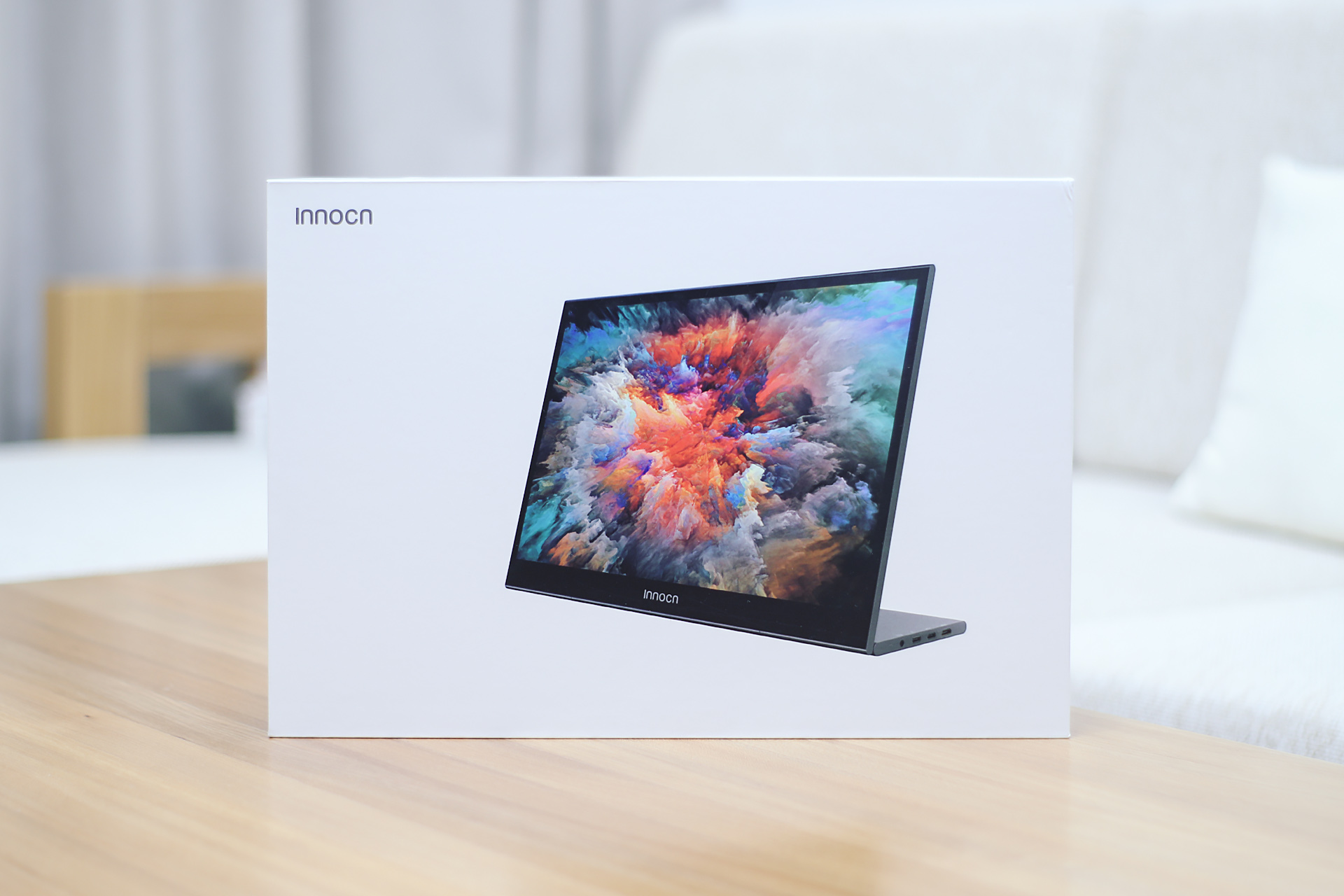 innocn44寸显示器游戏体验,innocn显示器便携