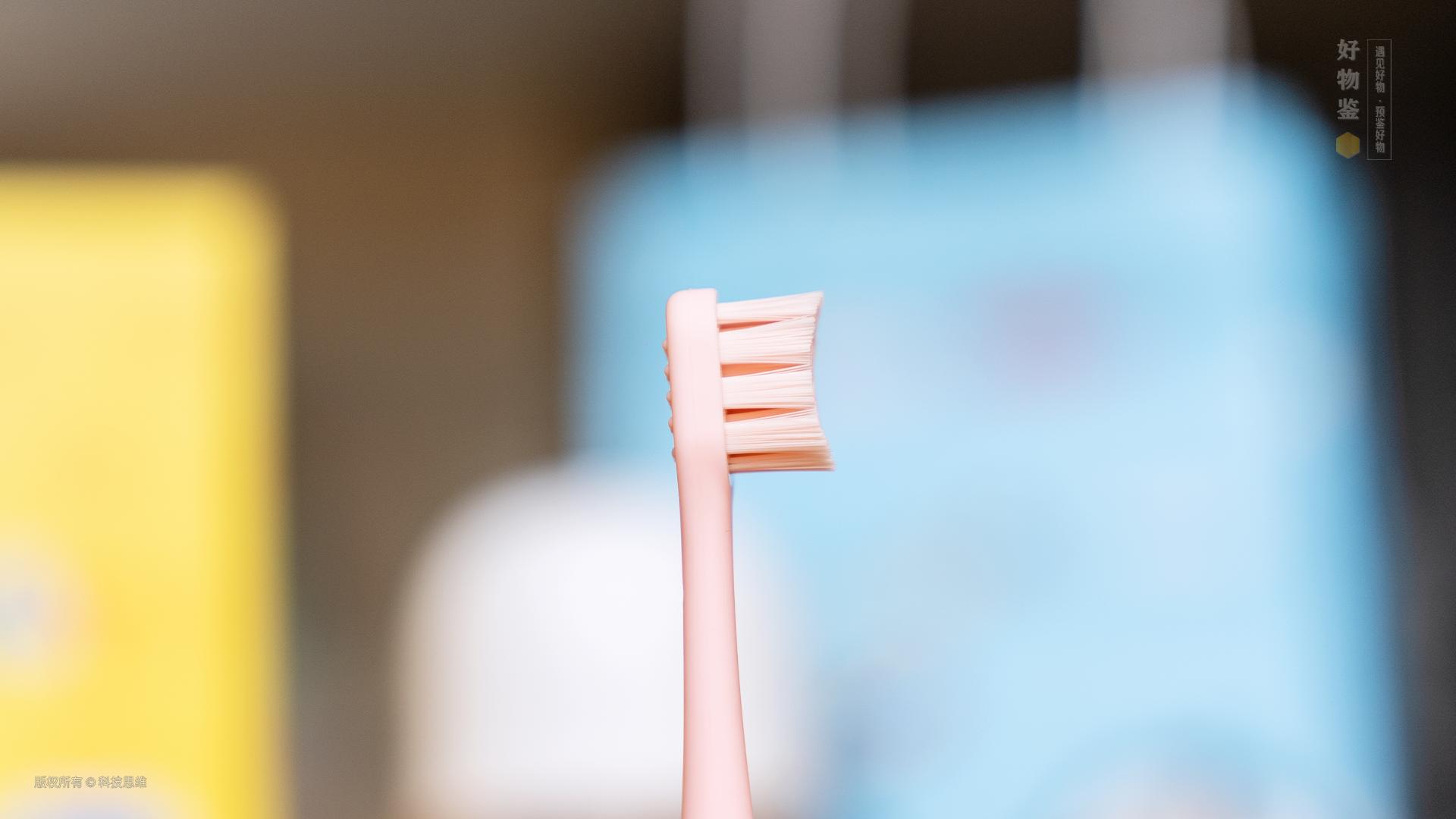 宝宝开始刷牙选择什么样的牙刷,给宝宝刷牙用哪种牙刷好