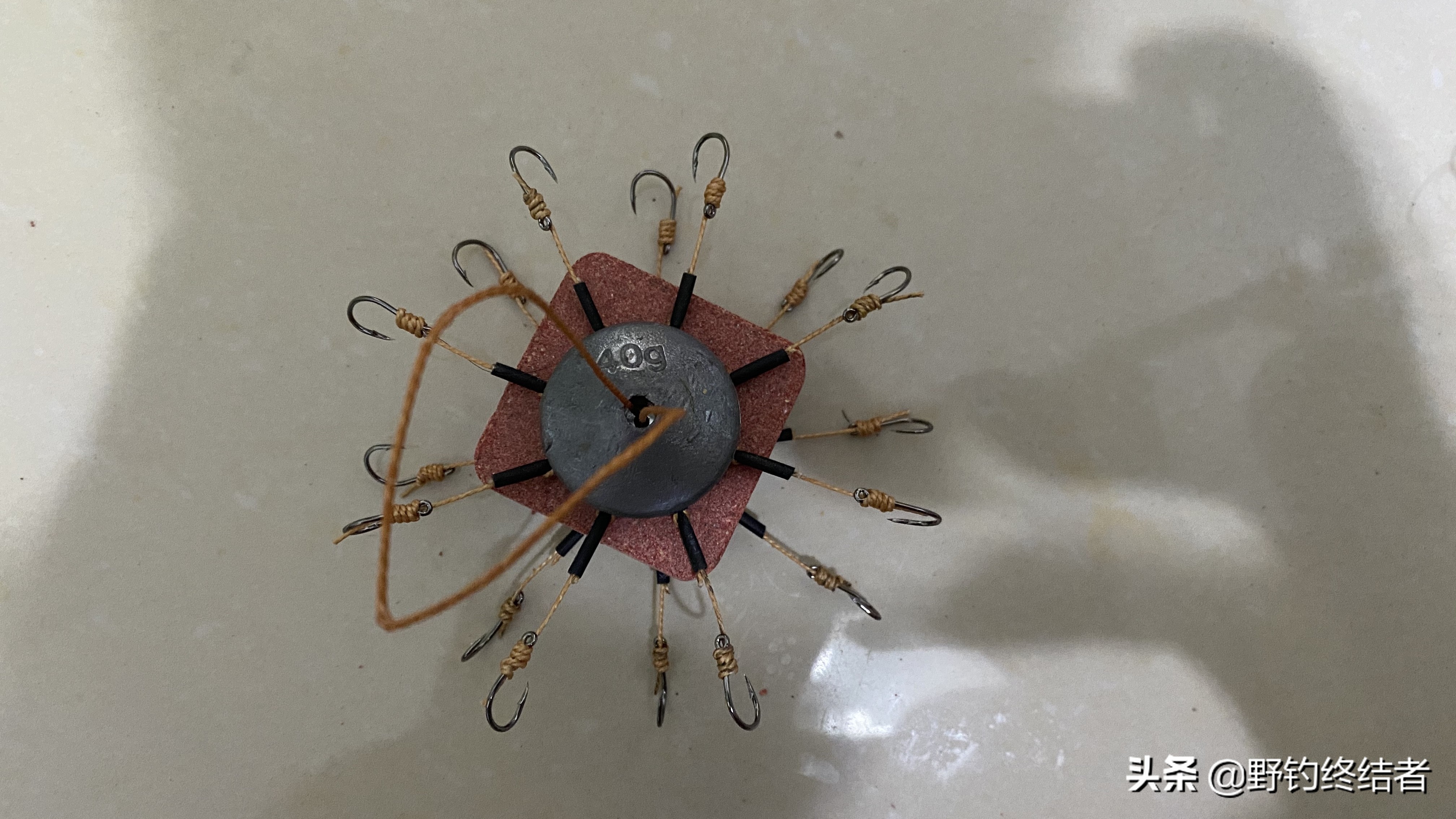 海竿翻板钩防挂底最好的方法,钓巨物用翻板钩钓底好还是钓浮好