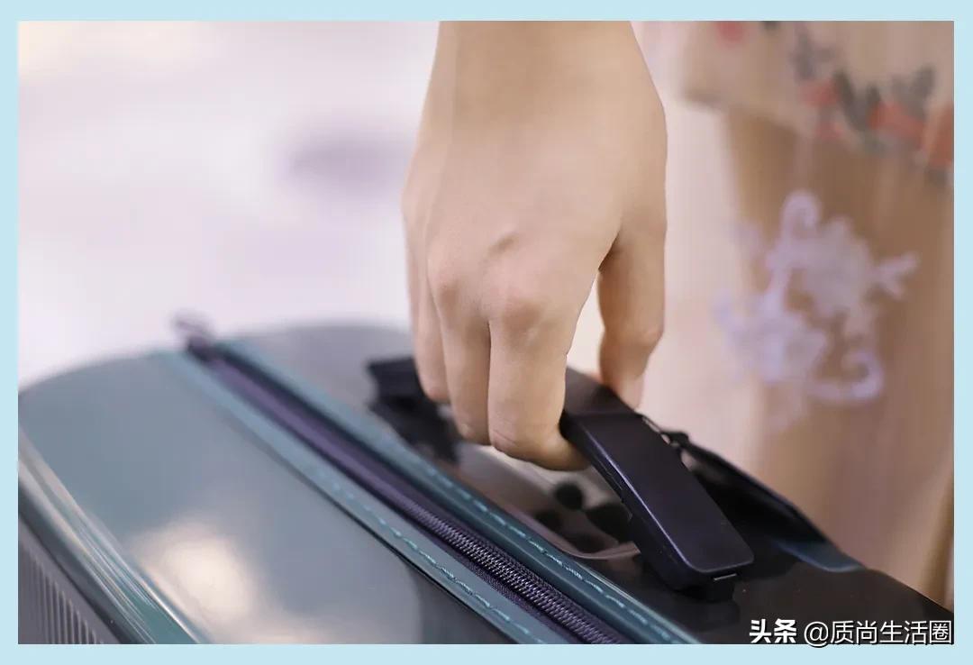 行李箱测评丨网易X选拉杆易卡阻,109元的喜朗顿侧提把不耐用