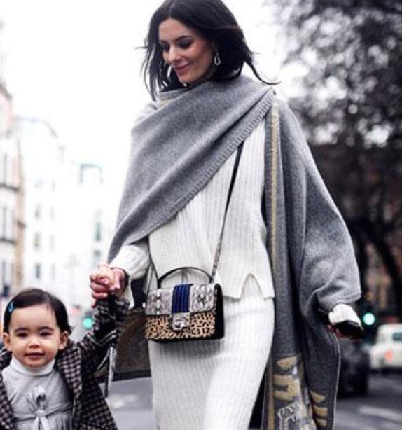 街拍围巾的摆法,街拍长围巾搭法