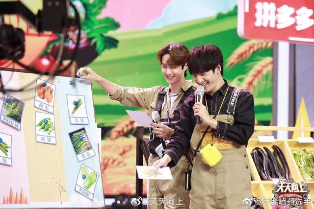 王一博没有工作室，被泼油漆被点香，这算哪门子的“乐华太子”？