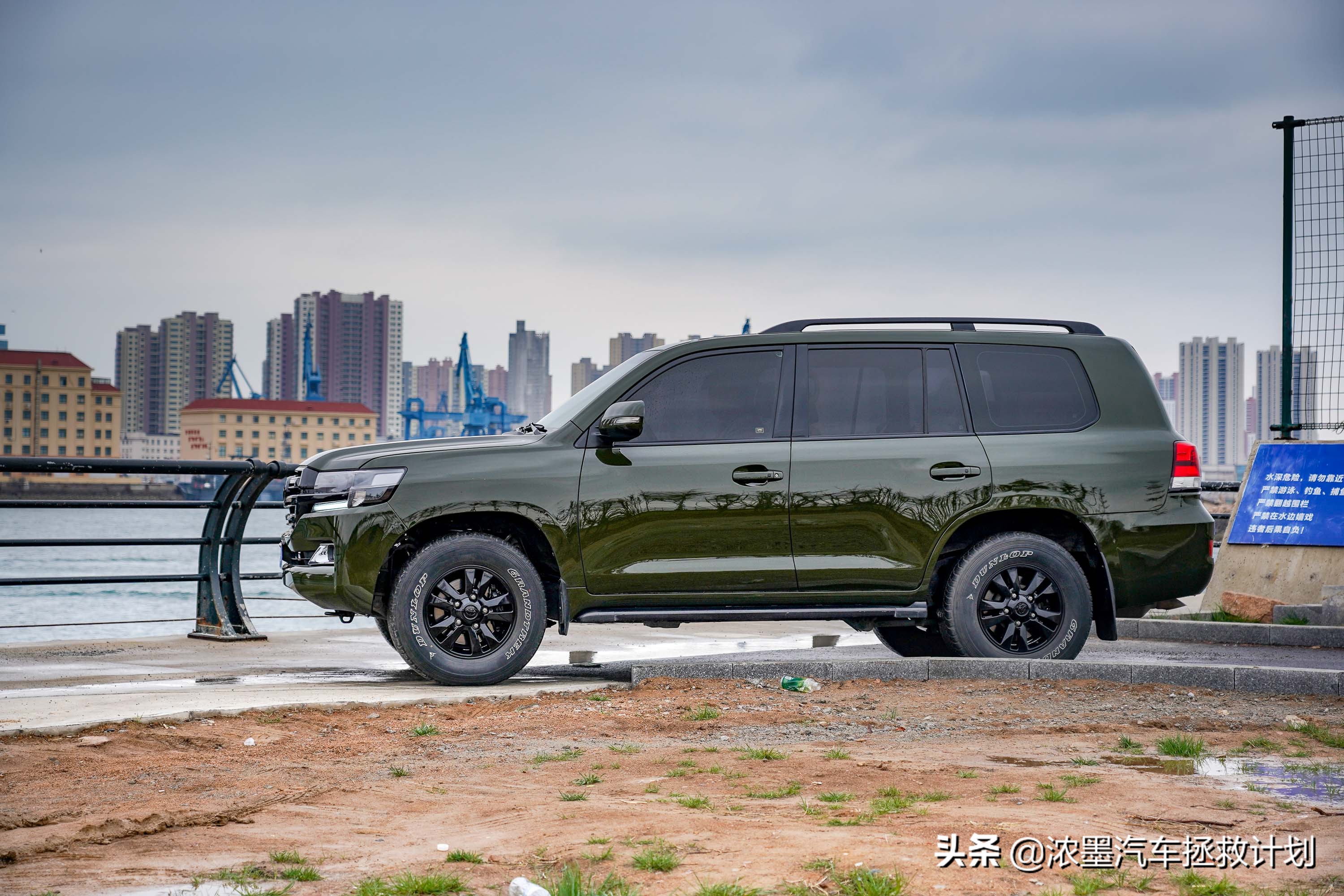 丰田霸道酷路泽带你翻山越岭,丰田兰德酷路泽低速4驱越野模式