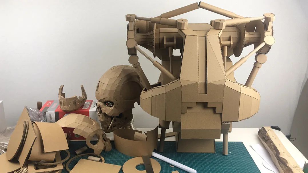 钢铁侠头盔纸板教程,钢铁侠头盔用纸箱做