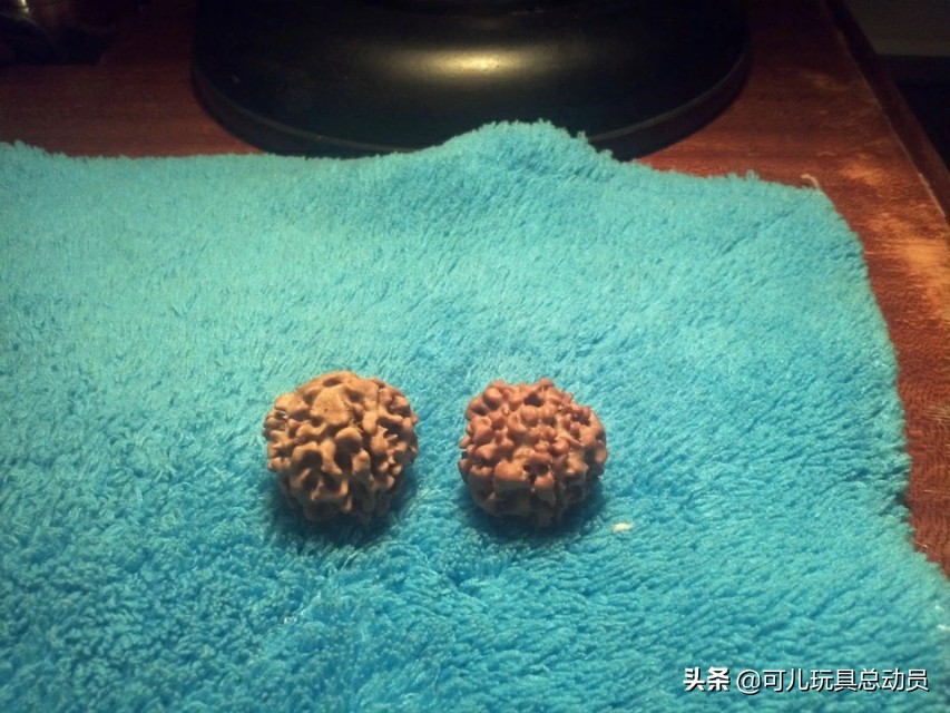 我爱做手工:给大家发一个无齿金刚圆珠的手工打磨过程