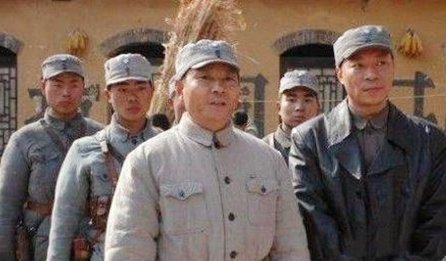 文职官员到何级别才有专门警卫员,什么级别的干部配备警卫员司机