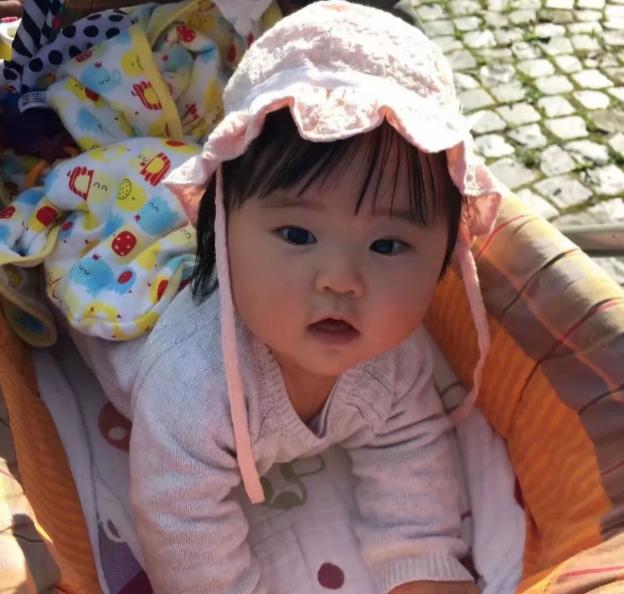 宝宝变成了大头蛙,宝宝会翻身后喜欢趴着睡怎么办