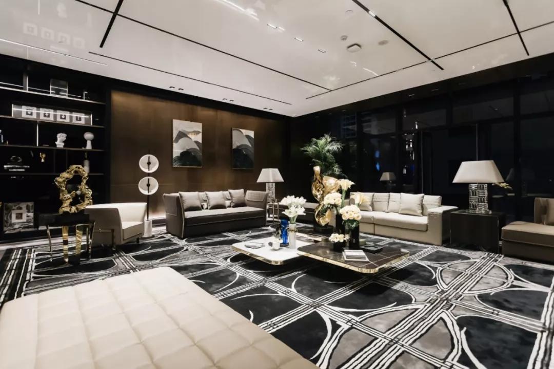 世界最大悬空透明玻璃泳池,高空玻璃无边际泳池