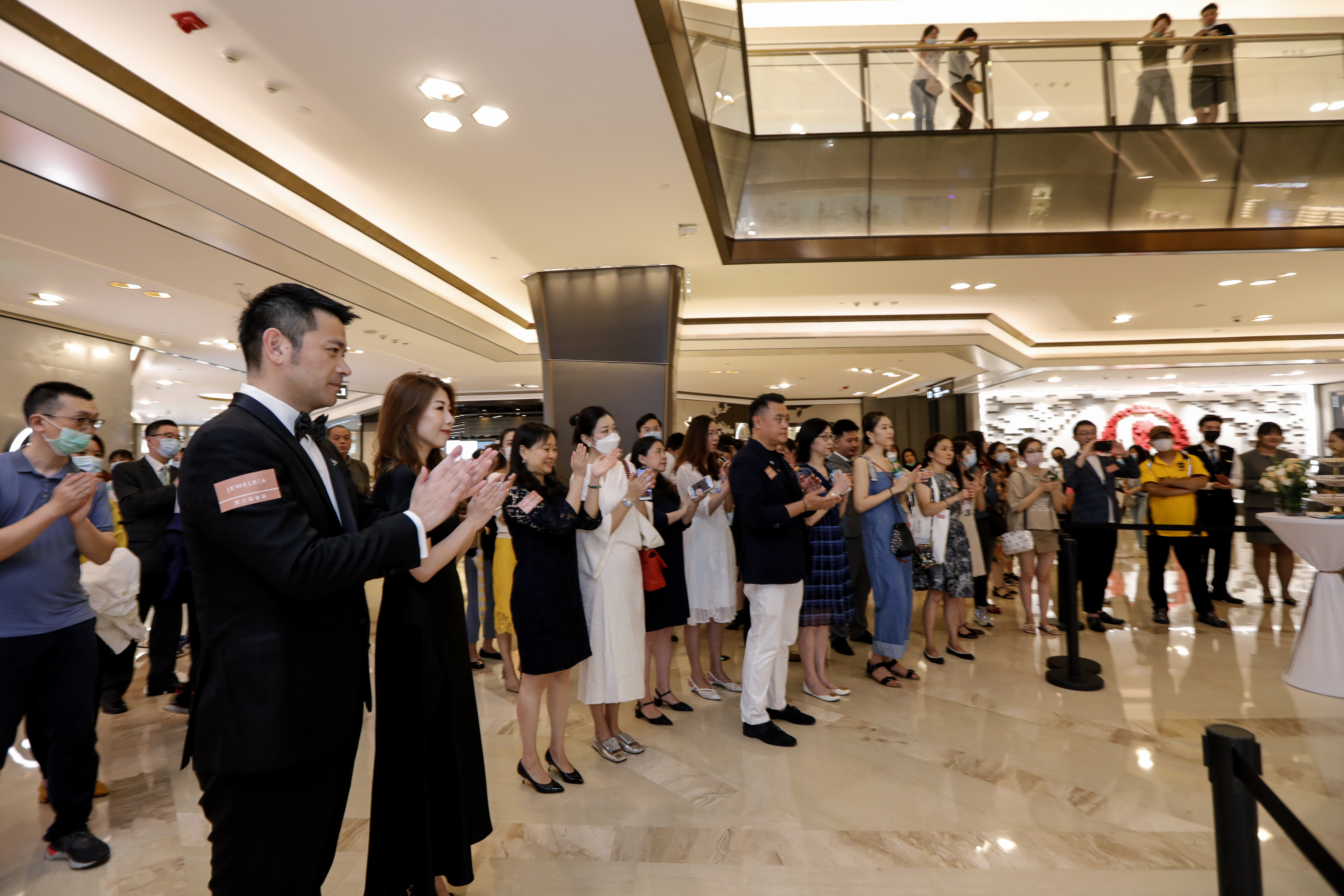 你好,请查收来自JEWELRIA周大福薈館的神秘车票