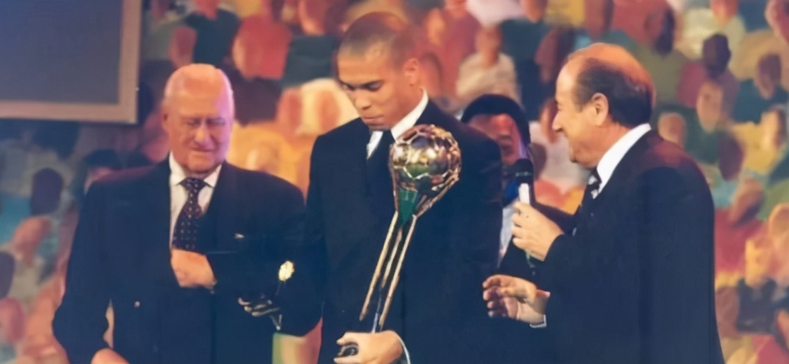 足坛世界历史排名,2010世界足球先生排名