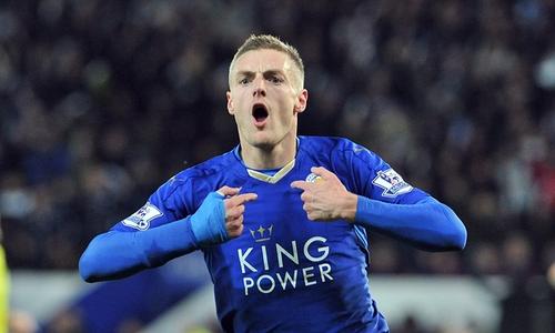 24岁迎来顶级联赛首秀,24岁踢职业足球晚么