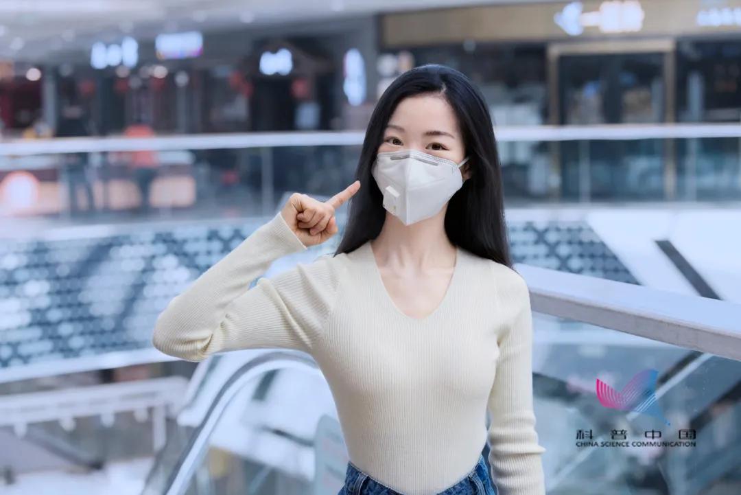 杭州姑娘摘下口罩当场大哭,24岁女孩摘口罩后哭了