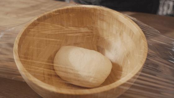 蒸出来的馒头里面有很多气孔,大厨蒸烤一体蒸馒头